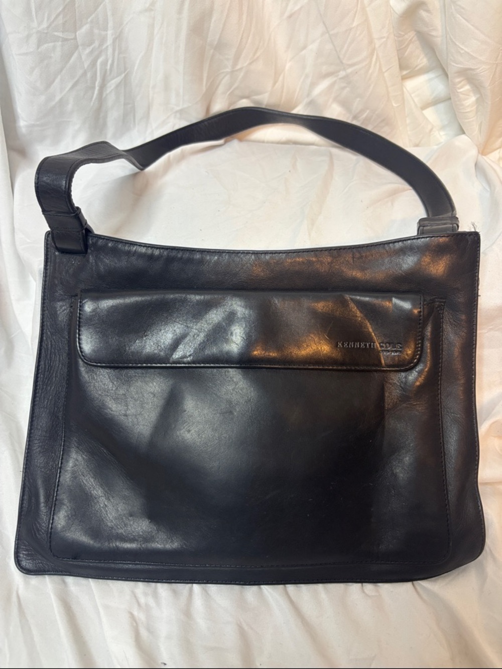 Kenneth Cole Black Leather Shoulder Bag with Front Flap